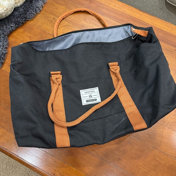 Weekender Duffel Travel Bag – Expandable, Lightweight & Foldable gym bag - Picture 1 of 2